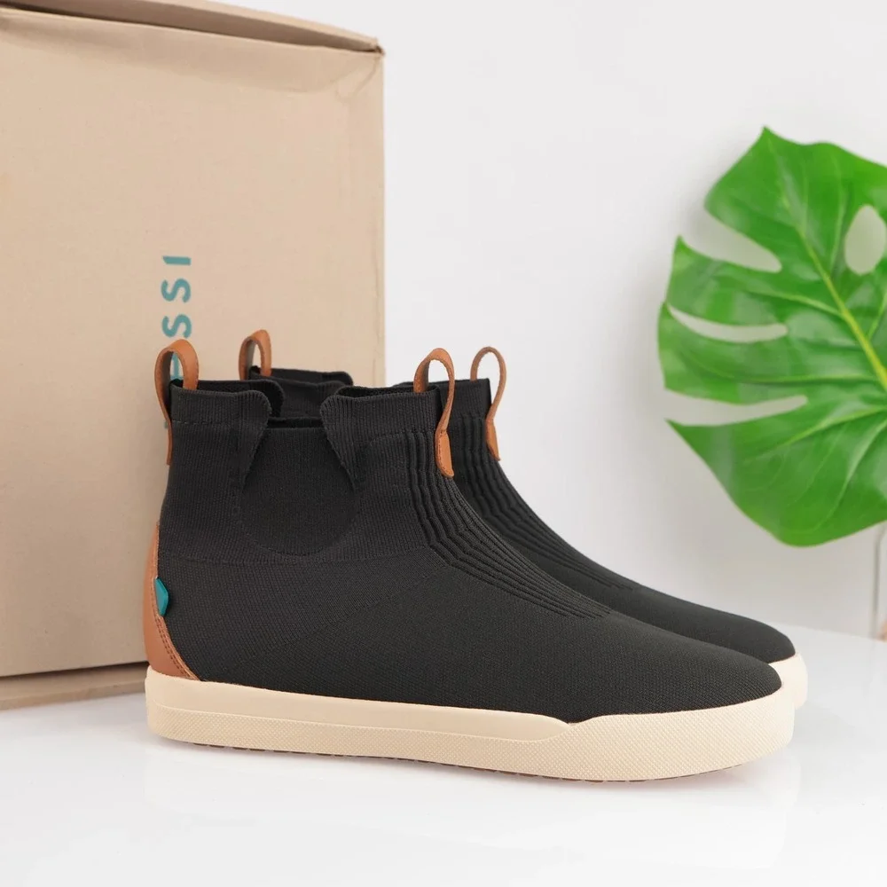 Vessi Mens Weekend Chelsea Boots Sneakers Size 10 Waterproof Black Tan Pull On